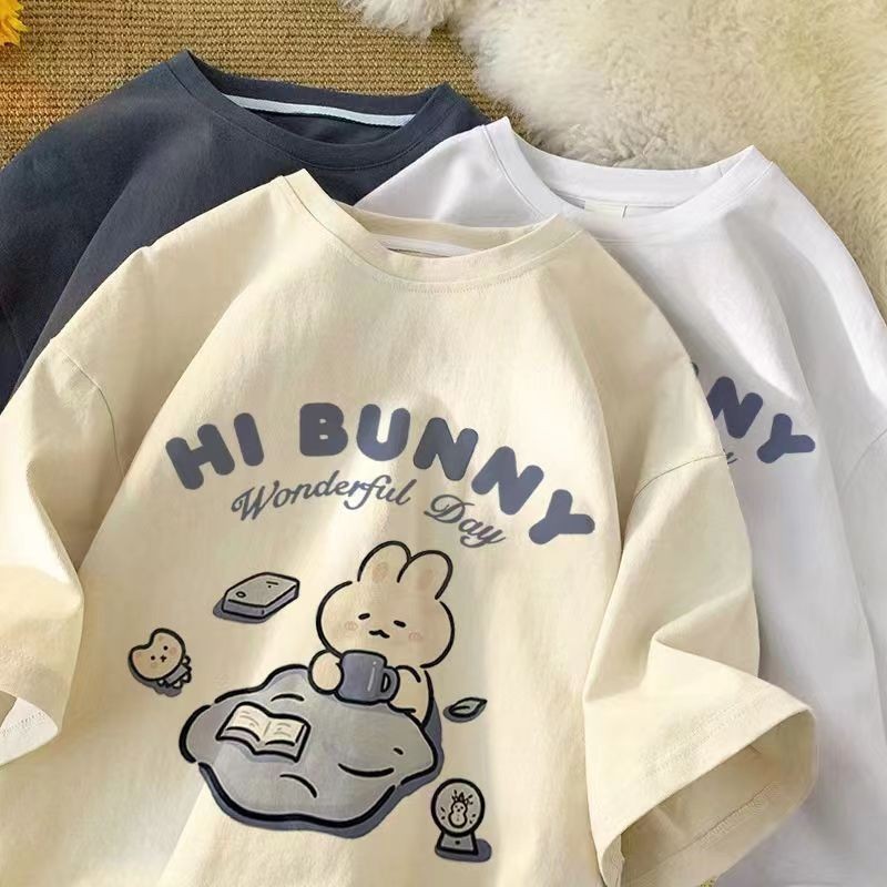 Summer Japanese Clothing - 夏日本のかわいいお茶を飲むウサギプリント半袖Tシャツレディースとボーイズ同じルーズカジュアル大きいサイズトップ