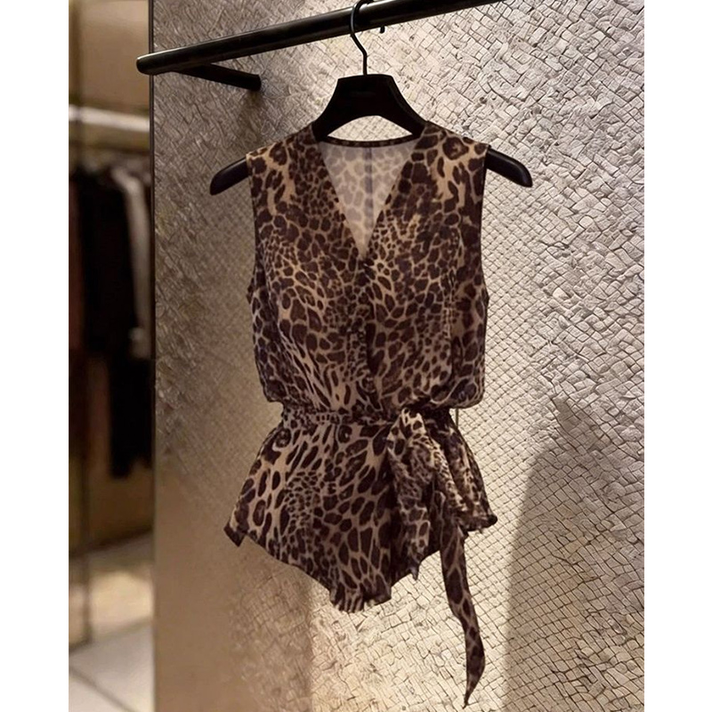 Summer Clothing Trends For Women - 夏のトレンドセクシーなヒョウ柄シフォン V ネックブラウス女性服ファッショナブルなプリントレーススリムノースリーブシャツ女性トップ Tシャツ