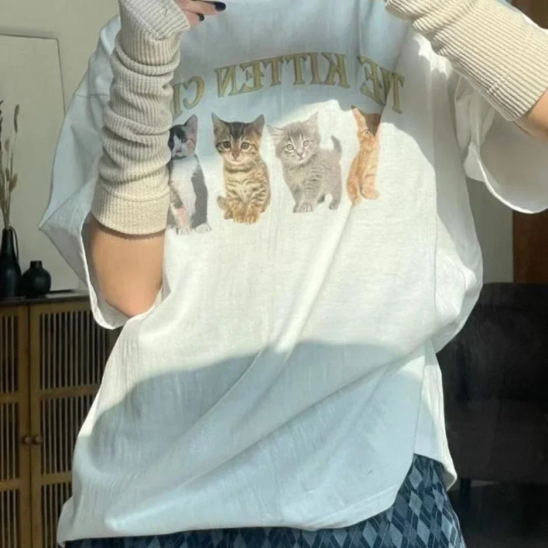 Summer Grunge Clothing - かわいいグラフィック T シャツ「The Kitten Club」プリント ホワイト