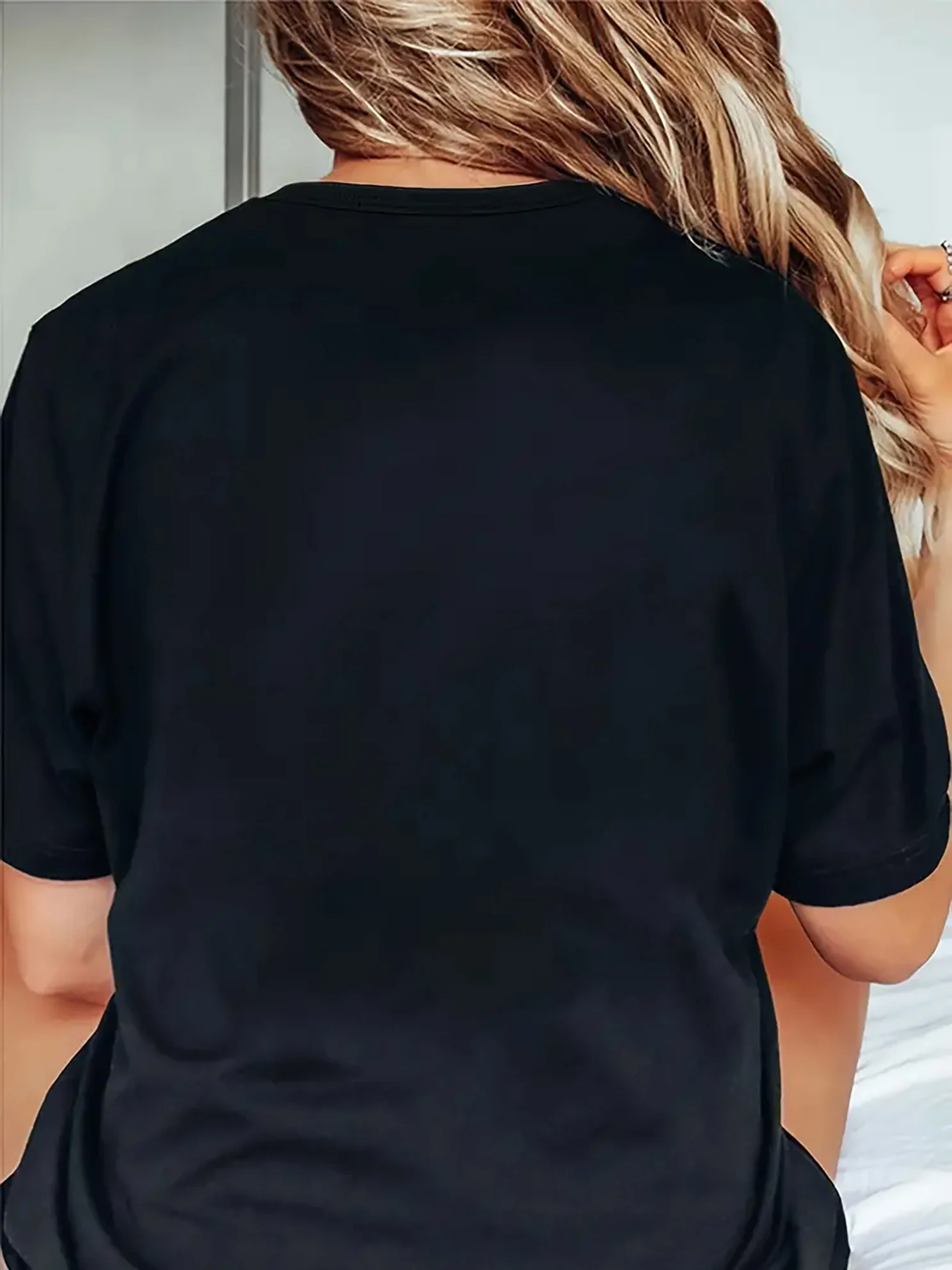 カラフルな幾何学模様の女性用カジュアルクルーネックTシャツ、 - Summer Clothing Palette のレビューと価格